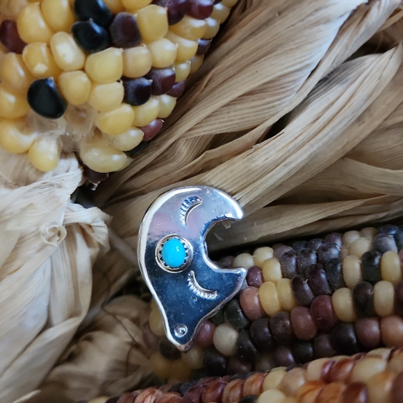 Adorable NWOT Native American Navajo Bear Turquoise Tie Tac 💙 - Picture 8 of 8